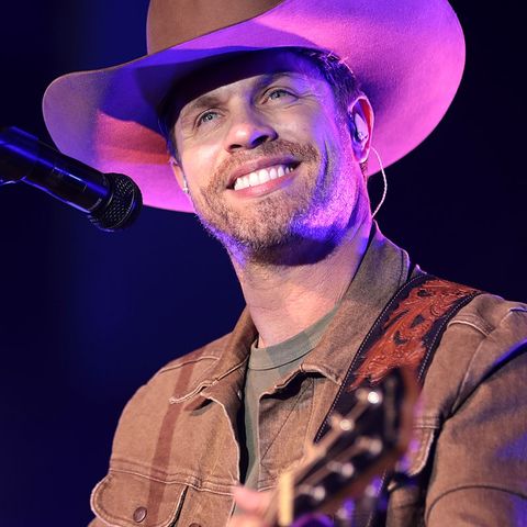 Dustin Lynch an All american Country Artist songwriter