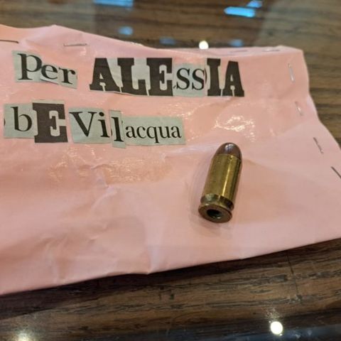 Busta con proiettile per la sindaca Alessia Bevilacqua