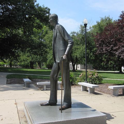 Br. Robert Wadlow: The World's Tallest Mason"