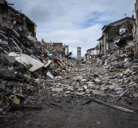 Parte la ricostruzione nelle zone del Centro Italia colpite dal sisma. Ma c’è ancora molto da fare