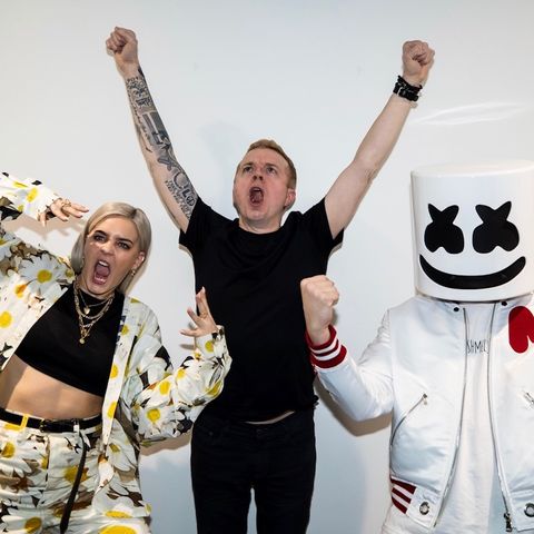 JoJo & Anne-Marie Hang With Marshmello While He Communicates With 'Text To Voice'