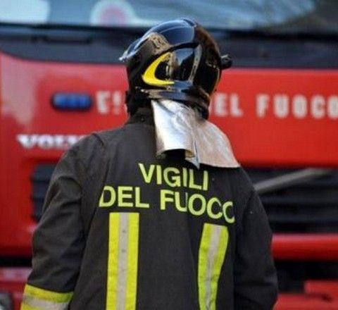 Lecce, esplode fabbrica fuochi d'artificio: muore il figlio 19enne del titolare