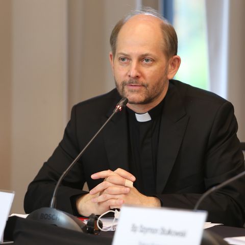Rzecznik Episkopatu: Nie sądzę, by biskupi zajęli się rozmową o. Szustaka z abp Gądeckim