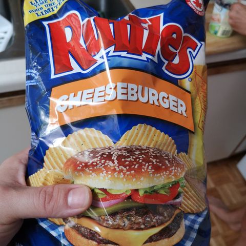 Snacktime! 28: Cheeseburger Ruffles