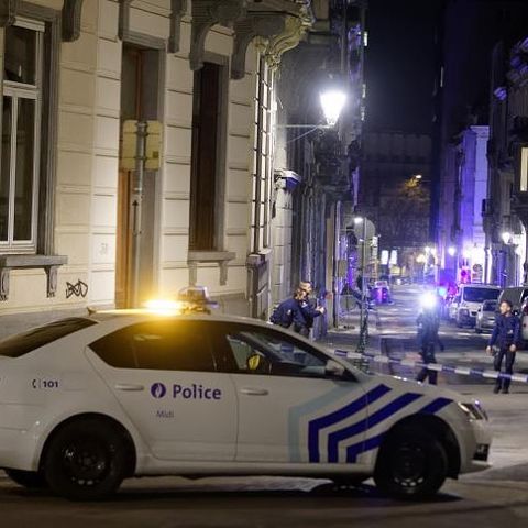Bruxelles, spara urlando “Allah Akbar”. Caccia al killer [Cranaca – Esteri]