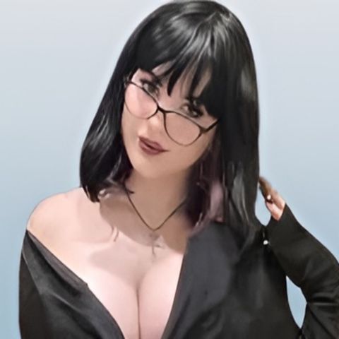 Turkish OnlyFans Model, Ezra Vandan, Announced Plans to Have Sex with