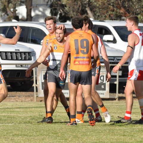 Sammy White talks all things Southern Mallee Giants footy club on the Flow Friday Sports Show