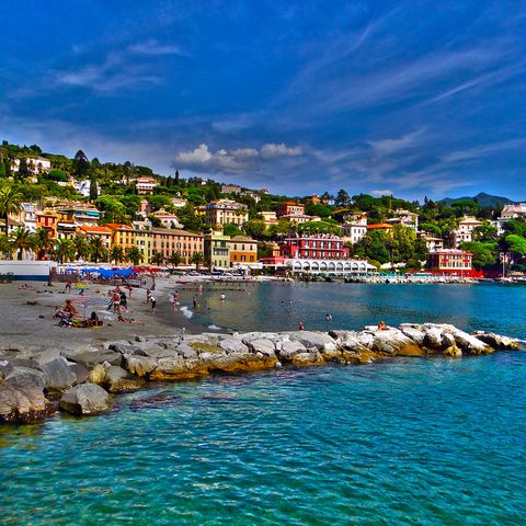 Liguria, in arrivo l'applicazione che permetterà di prenotare la spiaggia da casa
