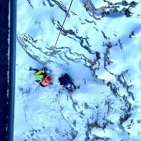 Giovane alpinista vicentino colpito al volto da un sasso sul Carega: soccorso in elicottero