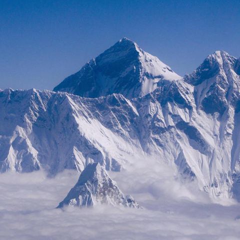 L’Everest è cresciuto, è quasi un metro più alto