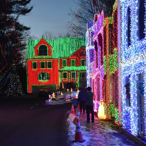 Wilmington Man Builds Christmas Town With 250,000 Lights