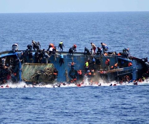 Migranti, naufragio a Lampedusa: otto dispersi