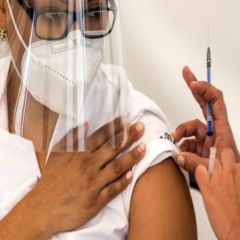 CansinoBio solicitó a Cofepris, autorización de uso de emergencia de su vacuna