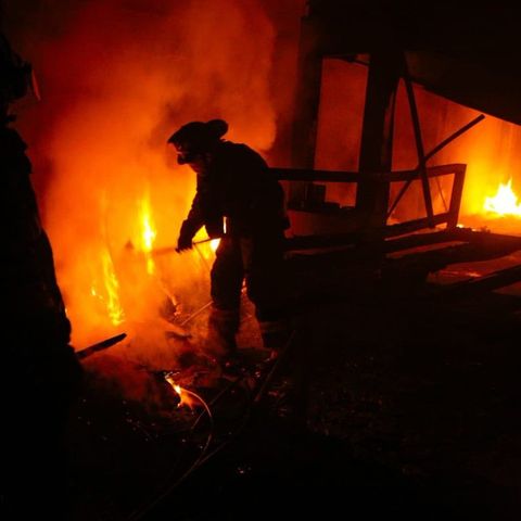 Se incendia fábrica en Santa María Aztahuacán