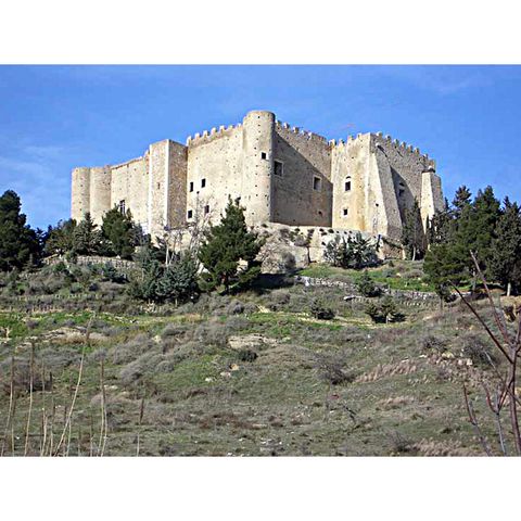Castello del Malconsiglio a Miglionico (Basilicata)
