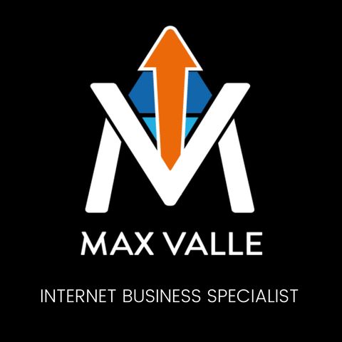 Max Valle e l' Avvocato del digitale in "le clausole salvavita di un contratto per siti web"