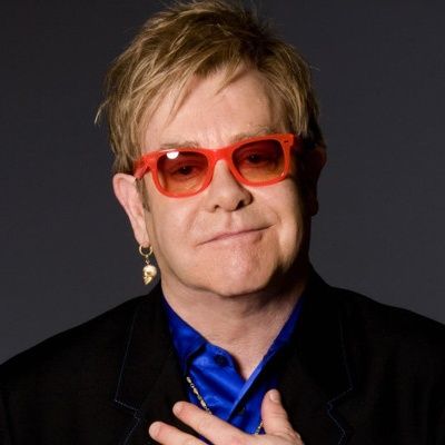 Parliamo di Elton John che, il 27 marzo, in occasione della notte degli Oscar 2022, terrà il consueto party musicale benefico contro l'Aids.