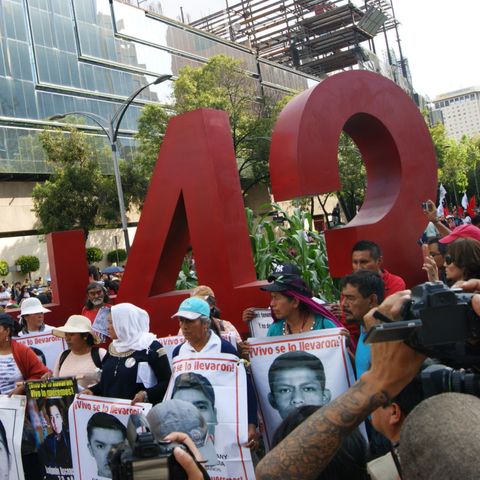 Lanzan campaña Ayotzinapa: 43 días por los 43