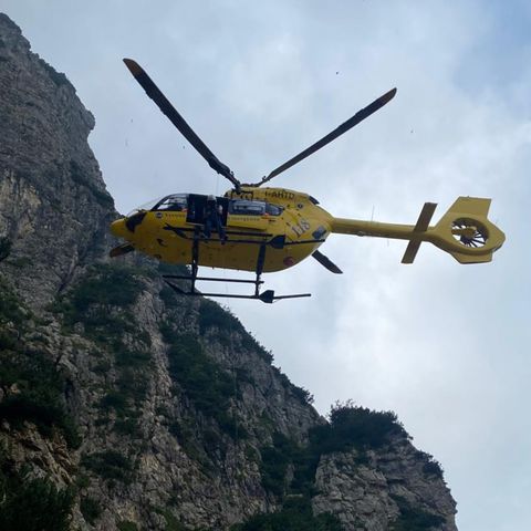 S’infortuna sulla parete di roccia del monte Cornetto. Elisoccorso per un climber 31enne