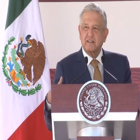 López Obrador encabeza el 195 aniversario de la Armada de México