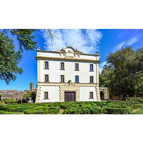 Giardino di Villa Savorelli a Sutri (Lazio)