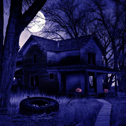 Ep.207 – The House in the Woods - Something Worse Lurks Inside!