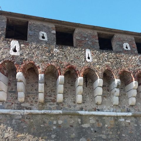 Immagina di essere il Maschio del castello di Sarzanello - Giulia