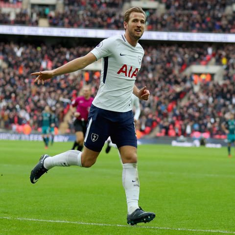 Record-breaking Kane steals the show