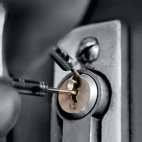 Benefits Of Hiring Locksmith Fullerton To Safeguard Your Business