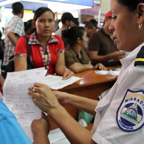 Ortega viola decreto del Banco Central con reforma a la Ley de Migración
