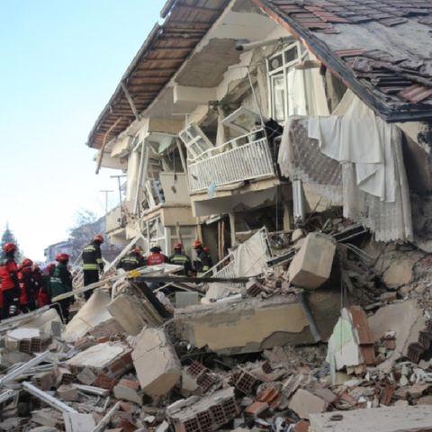 Il Terremoto 1 - Orhan Pamuk