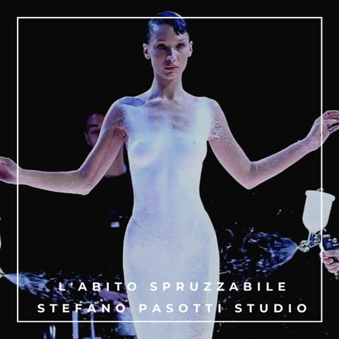 Bella Hadid’s spray-on dress for the Coperni | L'abito spruzzabile