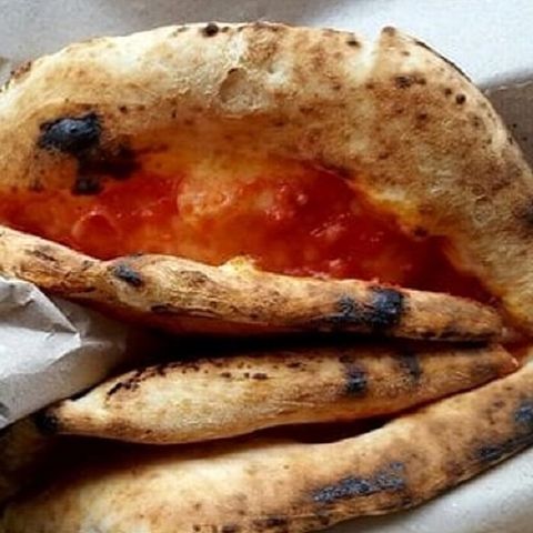 La pizza a portafoglio dove mangiarla a Napoli