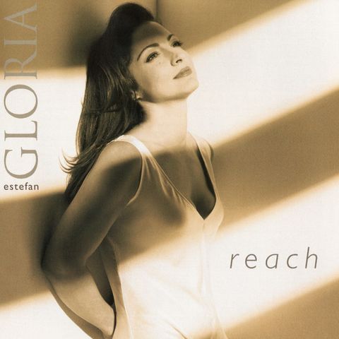 Parliamo di Gloria Estefan e della sua canzone "Reach", colonna sonora alle Olimpiadi di Atlanta del 1996.