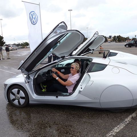 Special Drive: Volkswagen XL1 Concept Car Review by Henny Hemmes