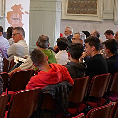 Colegio Aurelio Gómez Escolar: Vecinos por Burgos.