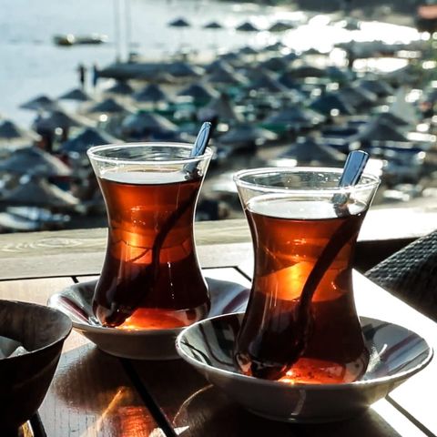 Çay, brevissima introduzione al tè turco e marocchino