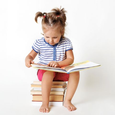 ¿A qué edad debe leer mi hija o hijo?