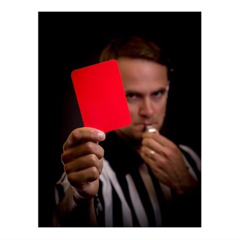 Når fotball-dommer kan få rødt kort