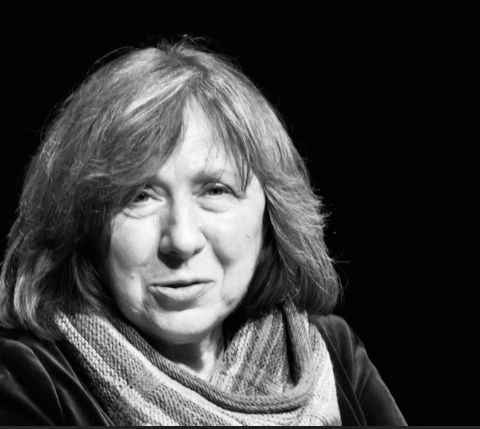 EL CUARTO DE ATRÁS - Sobre que se puede conversar con un vivo y con un muerto, Svletana Alexievich