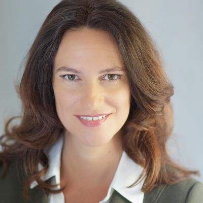 Lisa Wentz – Public Speaking Coach on Building Public Speaking Confidence