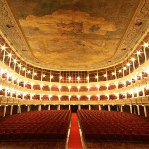 Il teatro Politeama Greco di Lecce