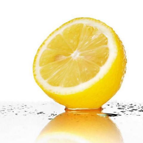 Limone tagliato- SIAMO DI CUCINA: Consigli, curiosità, accorgimenti, rimedi