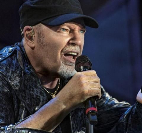 Vasco Rossi - Non ci crederai ma sono tornati! Il Commento di Radio PugginiOnAir