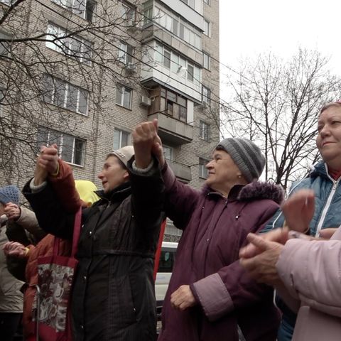 Di guerra e di "Felicità", ultima puntata del diario dalla Carovana della pace per l'Ucraina (di Cecilia Ferrara)