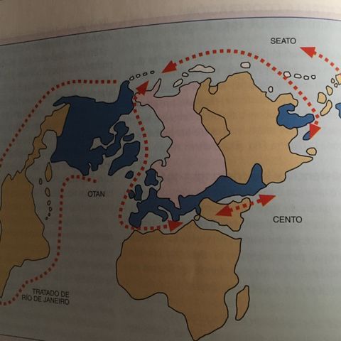 Carrera de armamentos y desarme - Canal Geohistoarteducativa