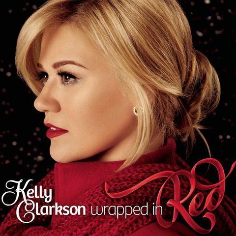 Kelly Clarkson. La sua "Underneath the Tree" è un moderno classico natalizio, tutt'oggi è la decima canzone di Natale più ascoltata al mondo