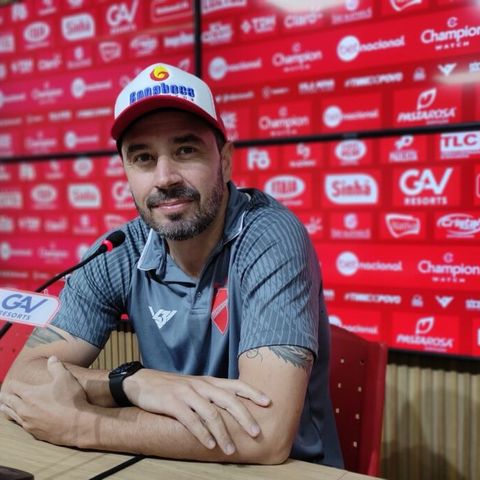 “Mantivemos o espirito de decisão o tempo todo”, diz técnico do Vila Nova após classificação