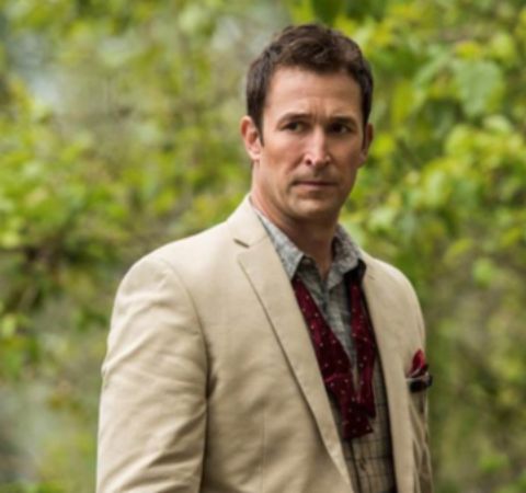 Milling About with Noah Wyle