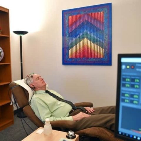 Non-invasive Neurotechnology Reduces Symptoms of Insomnia and Improves Autonomic Nervous System Function [W[R]C]